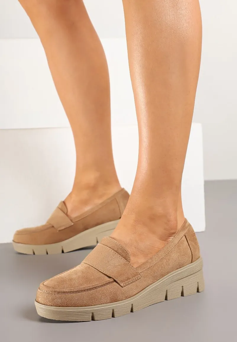 Ciemnobeżowe Półbuty Mokasyny na Koturnie z Wkładką ze Skóry Naturalnej Ozdobione Paskiem Zorvia