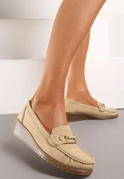 Ciemnobeżowe Półbuty Mokasyny na Koturnie z Metaliczną Ozdobą Dalisha