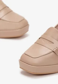 Ciemnobeżowe Półbuty na Słupku z Kwadratowym Noskiem Cristiana