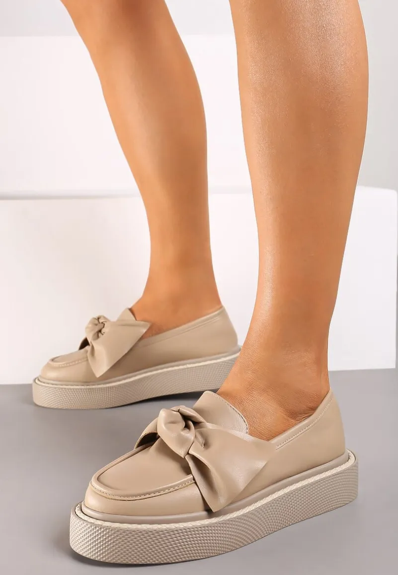 Ciemnobeżowe Półbuty w Stylu Mokasyn na Niskiej Platformie z Kokardą Benamira