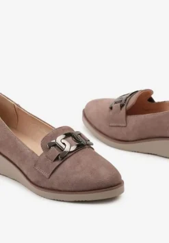 Ciemnobeżowe Półbuty z Klamerką na Niskim Koturnie z Wkładką ze Skóry Naturalnej Bahama