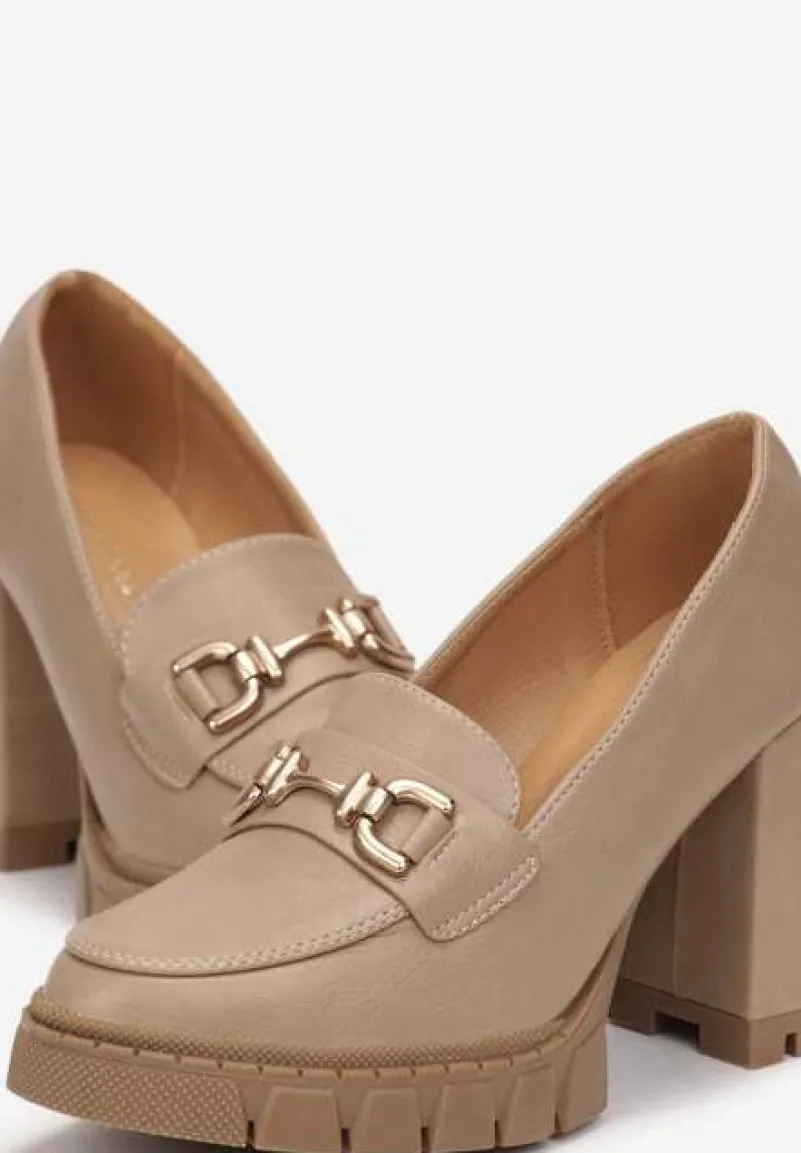 Ciemnobeżowe Półbuty z Metalową Aplikacją na Kwadratowym Wysokim Słupku i Platformie Viama