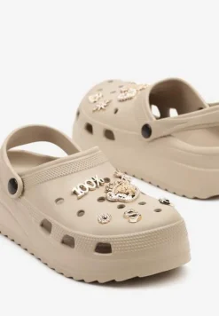 Ciemnobeżowe Piankowe Klapki Chodaki Ozdobione Przypinkami Sanilva