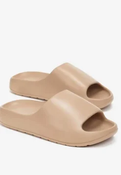 Ciemnobeżowe Piankowe Klapki z Grubą Podeszwą i Szerokim Paskiem Zamila