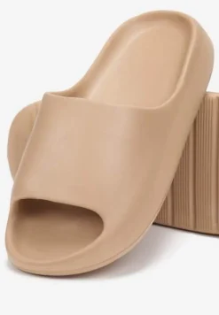 Ciemnobeżowe Piankowe Klapki z Grubą Podeszwą i Szerokim Paskiem Zamila