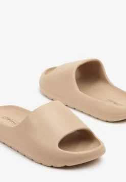 Ciemnobeżowe Piankowe Klapki z Gładkim Wykończeniem Sonira