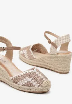 Ciemnobeżowe Sandały na Koturnie Ozdobione Plecionką Mleffia