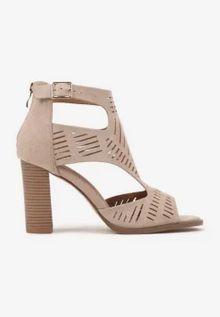 Ciemnobeżowe Sandały na Słupku Ozdobione Ażurowym Wzorem Grelidi