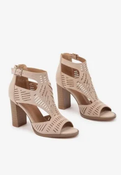 Ciemnobeżowe Sandały na Słupku Ozdobione Ażurowym Wzorem Grelidi