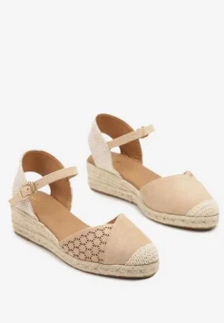 Ciemnobeżowe Sandały Vices na Plecionym Koturnie w Stylu Boho Erathria