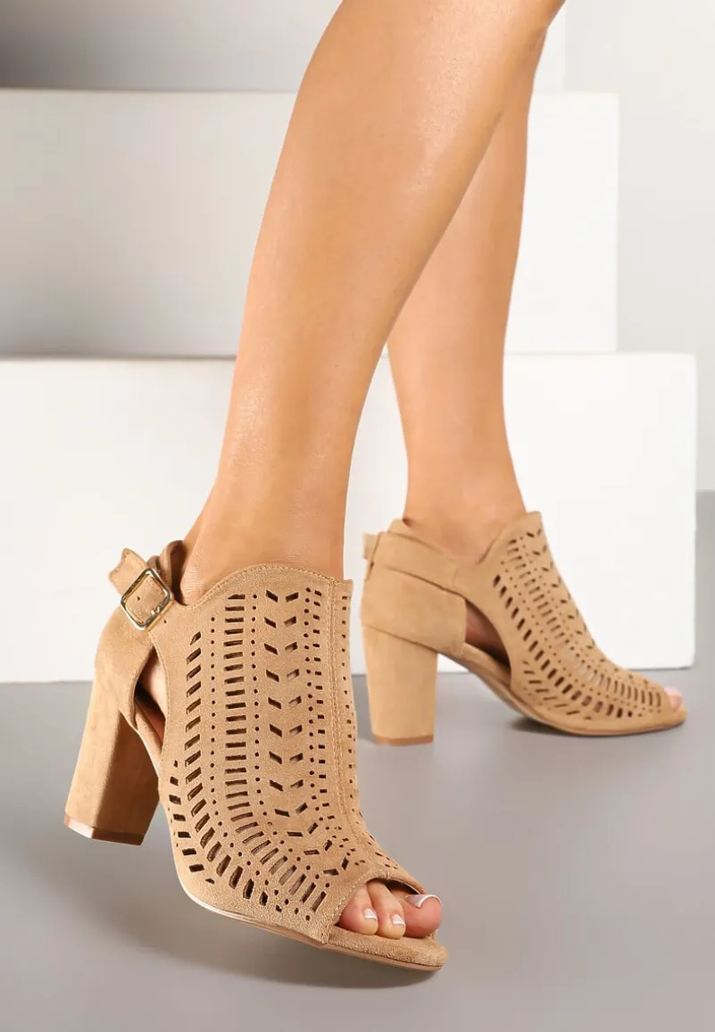 Ciemnobeżowe Sandały Vices na Słupku z Ażurowym Wzorem Klamrą i Wycięciem Feliyra