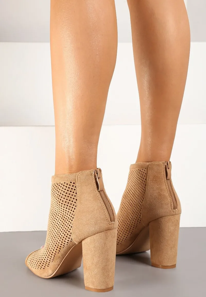 Ciemnobeżowe Sandały Vices na Słupku z Ażurową Cholewką i Odkrytymi Noskami Uliri