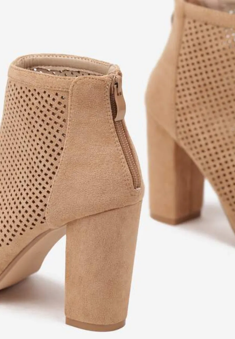 Ciemnobeżowe Sandały Vices na Słupku z Ażurową Cholewką i Odkrytymi Noskami Uliri