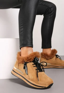 Ciemnobeżowe Sneakersy na Płaskiej Podeszwie z Napisem i Futerkiem Taricea