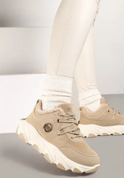 Ciemnobeżowe Sneakersy na Tłoczonej Podeszwie z Futrzaną Wyściółką Doreti