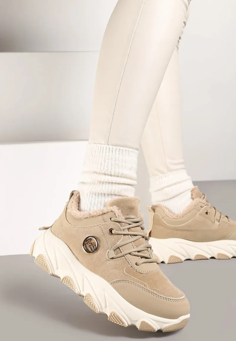 Ciemnobeżowe Sneakersy na Tłoczonej Podeszwie z Futrzaną Wyściółką Doreti