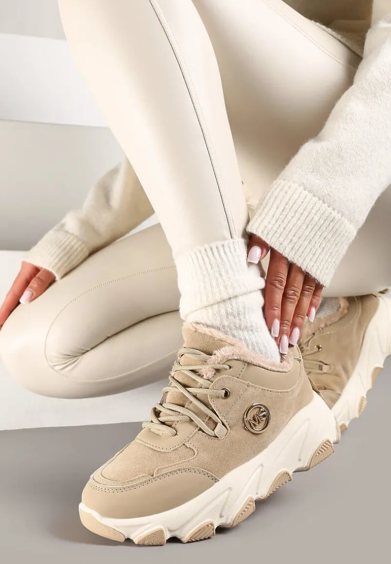 Ciemnobeżowe Sneakersy na Tłoczonej Podeszwie z Futrzaną Wyściółką Doreti