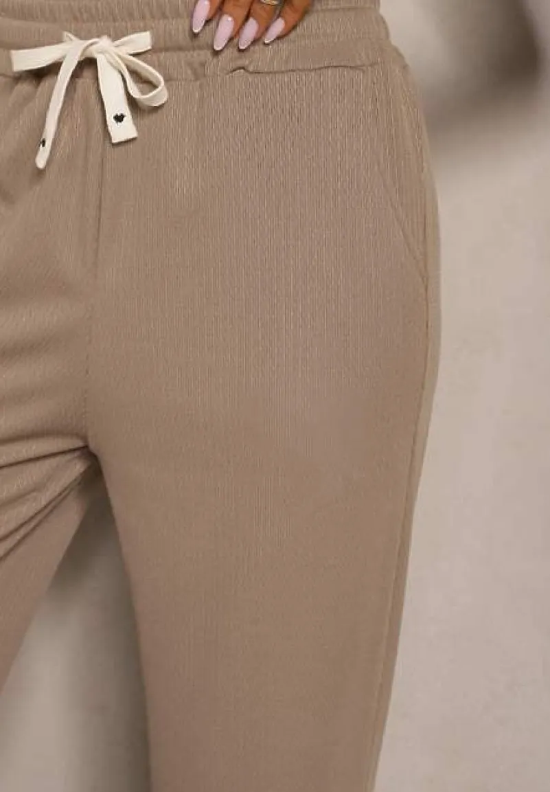 Ciemnobeżowe Spodnie o Prostym Kroju z Gumką w Pasie Miritia