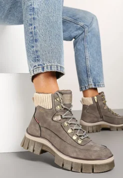 Ciemnobeżowe Sznurowane Traperki Vico na Płaskiej Podeszwie z Ociepleniem Neavilin