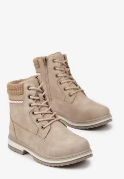 Ciemnobeżowe Sznurowane Trapery na Płaskiej Podeszwie Ozdobione Tłoczeniem Brenneth