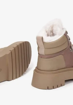 Ciemnobeżowe Traperki Sznurowane z Futerkiem Henna