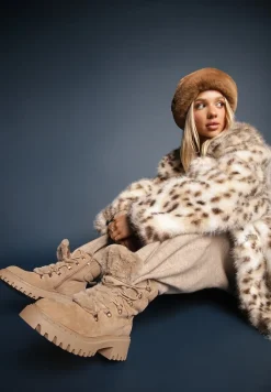 Ciemnobeżowe Traperki z Imitacji Zamszu ze Sznurowaniem i Futerkiem Cynthara