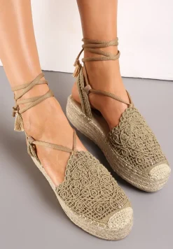 Ciemnobeżowe Wiązane Sandały na Plecionej Platformie z Szydełkową Cholewką Avelley