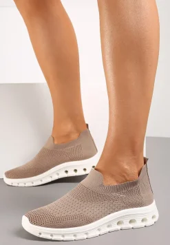 Ciemnobeżowe Wsuwane Buty Sportowe z Elastyczną Cholewką do Kostki Asigruna