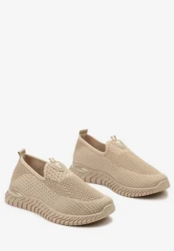 Ciemnobeżowe Wsuwane Buty Sportowe przed Kostkę z Materiałową Cholewką Dasrica