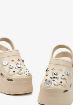 Ciemnobeżowe Wsuwane Klapki z Pianki na Platformie z Aplikacjami o Metalicznym Połysku Risettim