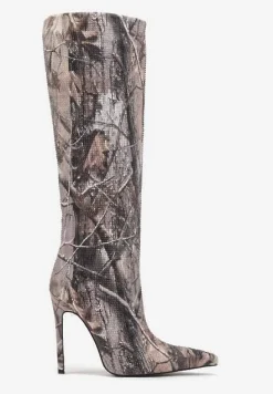 Ciemnobeżowe Wsuwane Kozaki na Obcasie Typu Szpilka z Noskiem w Szpic i Cyrkoniowym Detalem Hanilaya