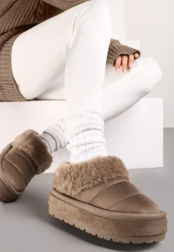 Ciemnobeżowe Wsuwane Śniegowce na Platformie Ozdobione Futerkiem Sinthiana