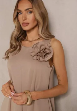 Ciemnobeżowy Kombinezon z Wiskozą Ozdobiona Kwiatem Broszką 3D Solio