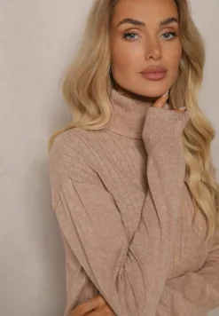 Ciemnobeżowy Prążkowany Golf z Bawełną o Klasycznym Kroju Inoriaea