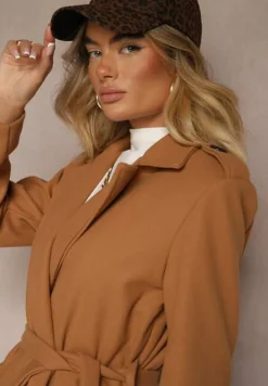 Ciemnobeżowy Taliowany Płaszcz z Wiązanym Paskiem Seraphique