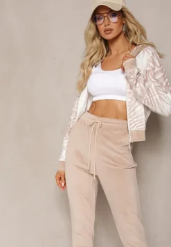 Ciemnobeżowy Welurowy Komplet Dresowy z Wzorzystą Bluzą z Kapturem i Joggerami Rouviana