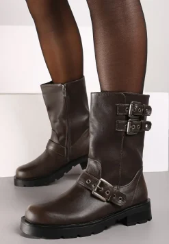 Ciemnobrązowe Botki Bikery na Płaskiej Podeszwie z Ozdobnymi Klamrami Lenithia