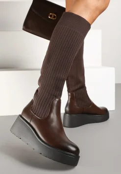Ciemnobrązowe Kozaki na Koturnie z Dopasowaną Cholewką Narizelle
