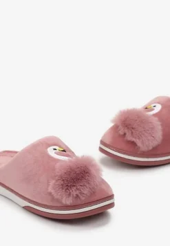 Ciemnoróżowe Kapcie na Płaskiej Podeszwie z Pomponem i Haftem Xamela