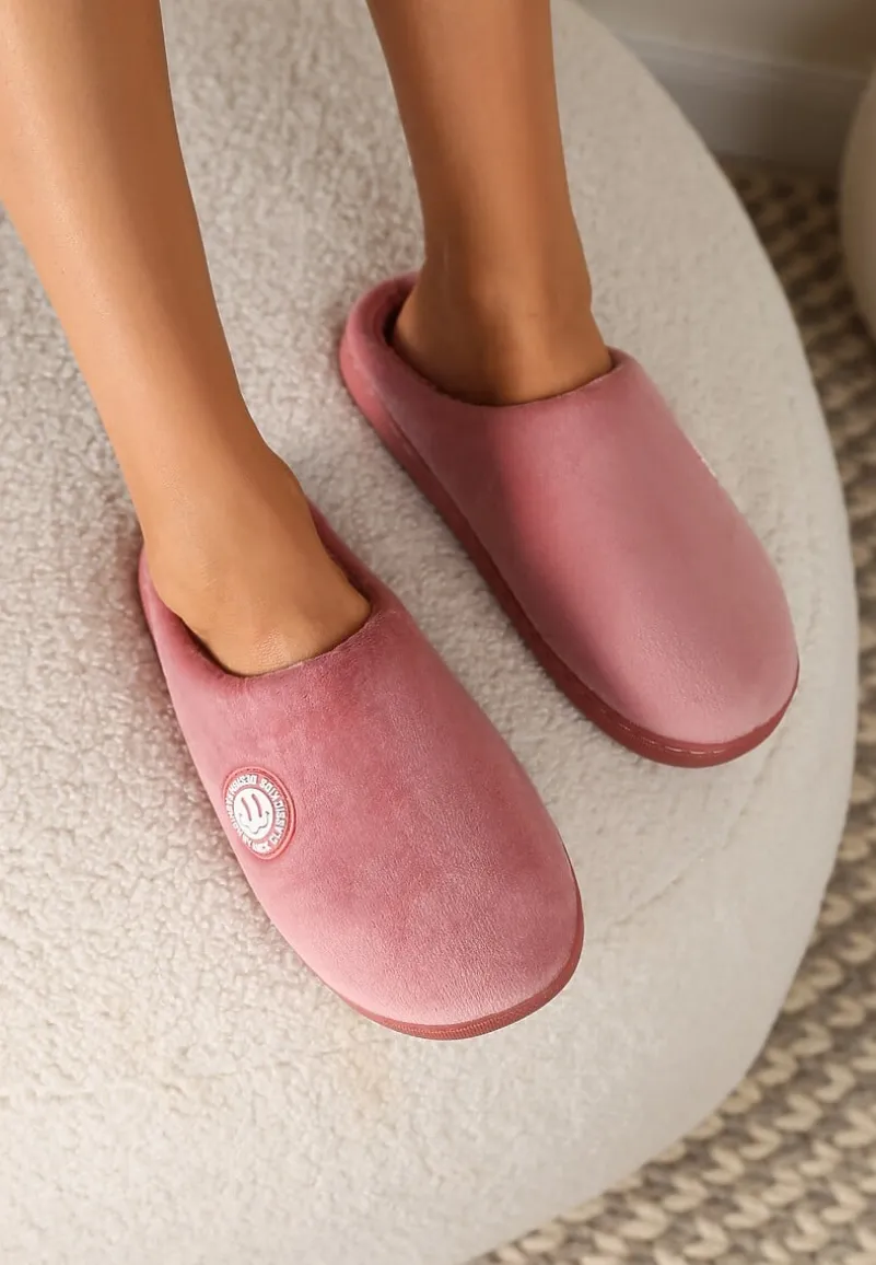 Ciemnoróżowe Kapcie na Płaskiej Podeszwie Ozdobione Futerkiem w Stylu Baranka Mairelle