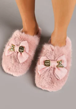 Ciemnoróżowe Kapcie z Futerkiem Zdobione Kokardą z Metalowymi Aplikacjami Filora