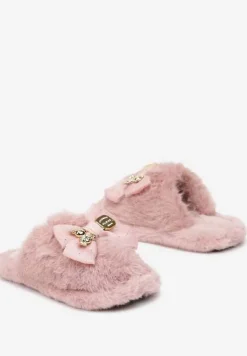 Ciemnoróżowe Kapcie z Futerkiem Zdobione Kokardą z Metalowymi Aplikacjami Filora