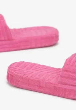 Ciemnoróżowe Kapcie z Tłoczeniem na Grubej Podeszwie Willatta