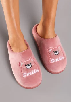 Ciemnoróżowe Wsuwane Kapcie z Welurowym Wykończeniem i Ozdobną Naszywką Naorise