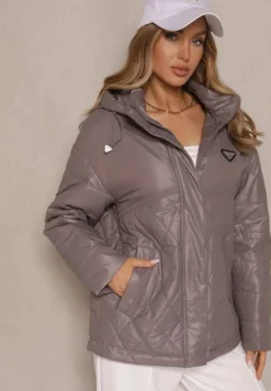 Ciemnoszara Kurtka z Pikowanymi Przeszyciami i Kapturem Zdobiona Aplikacją Lorlia