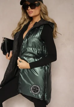 Ciemnozielona Długa Kamizelka z Naszywką i Kapturem Wykończona Napami Nevellitae