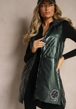 Ciemnozielona Długa Kamizelka z Naszywką i Kapturem Wykończona Napami Nevellitae