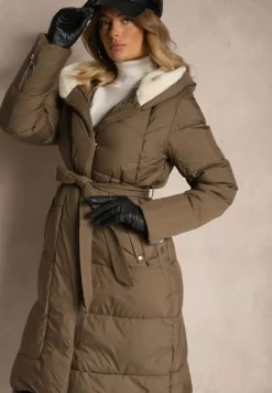 Ciemnozielona Długa Kurtka Pikowana z Kapturem Wiązana w Pasie Neanethra