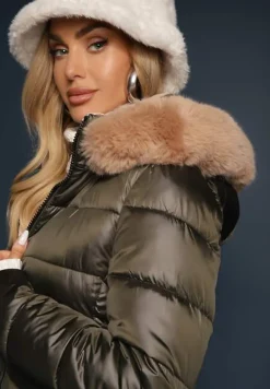 Ciemnozielona Dwustronna Kurtka Płaszcz z Klasycznym Pikowaniem i Kapturem z Futerkiem Nuncos