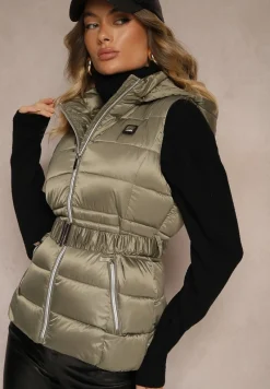 Ciemnozielona Kamizelka z Odpinanym Kapturem Ozdobiona Pikowaniem i Paskiem z Marszczeniem Inathria